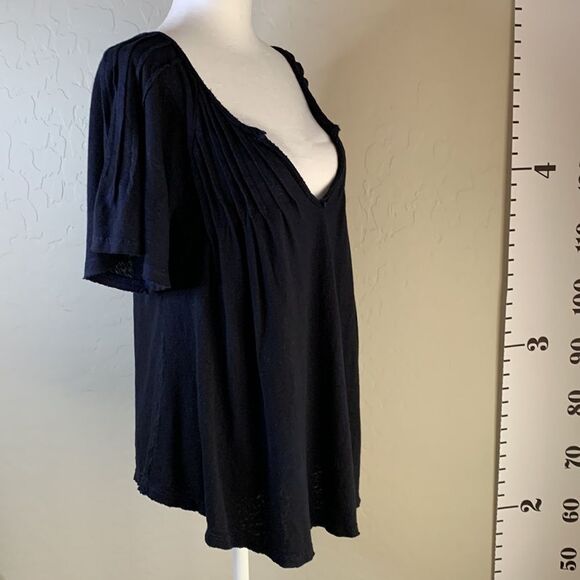 FREE People extra small black V-neck short sleeve top pleated front at bodice - Picture 10 of 14